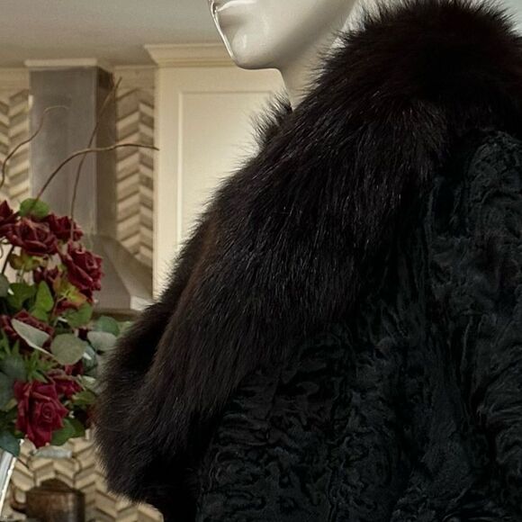 Fabulous 1950s/ 1960s vintage Swakara Fur Jacket - Picture 11 of 11